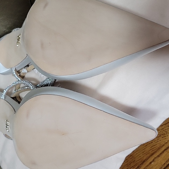 NWT- Badgley Mischka ‘Autumn’ Kitten Heel Pump DISPLAY SHOE - Picture 11 of 12